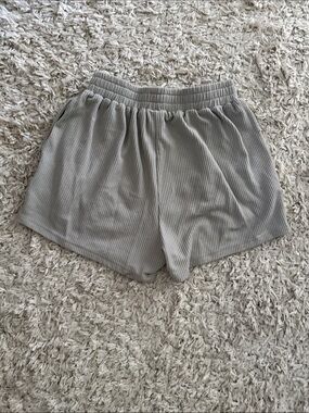 Women's Ribbed Elastic-Waist Shorts in Light Gray